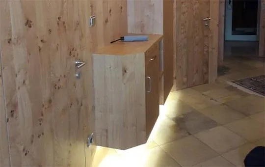 Vorzimmer Schrank